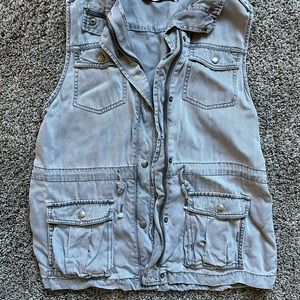 Max Jeans Distressed Sleeveless Vest